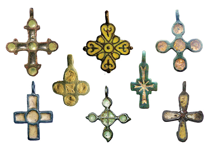 Домонгольские нательные кресты с выемчатыми эмалями, XI - XIII вв.