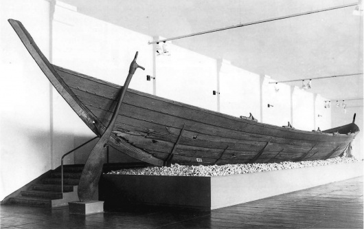 Реконструированный корабль из  Нидама, IV век.